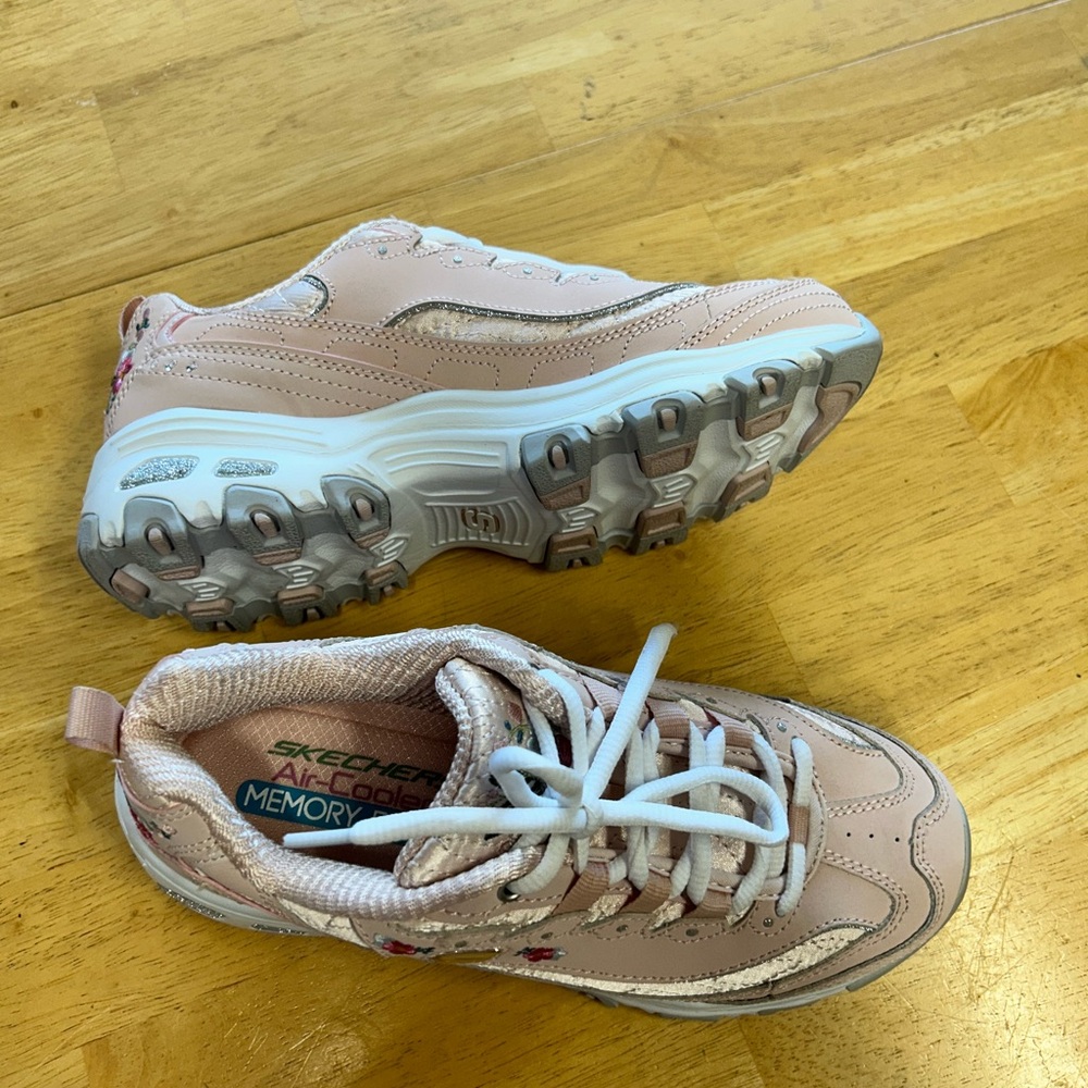 Skechers Women’s Pink Sneakers